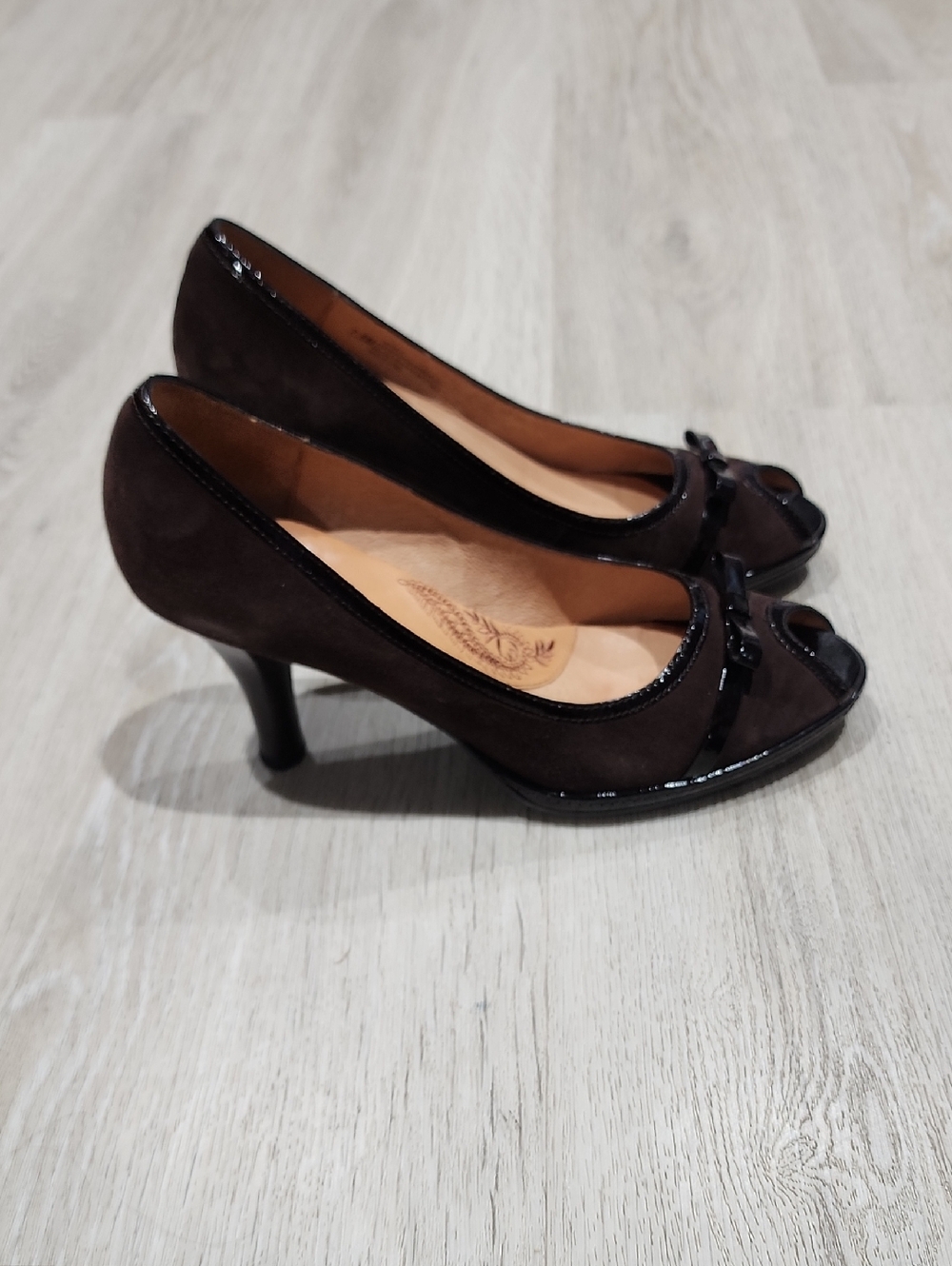 Sofft Dark Brown Suede Peep-Toe Heels with Patent Trim 7.5M